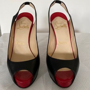 Peeped toe sling back 4.5”Christan Louboutin. Black leather EU35.5.